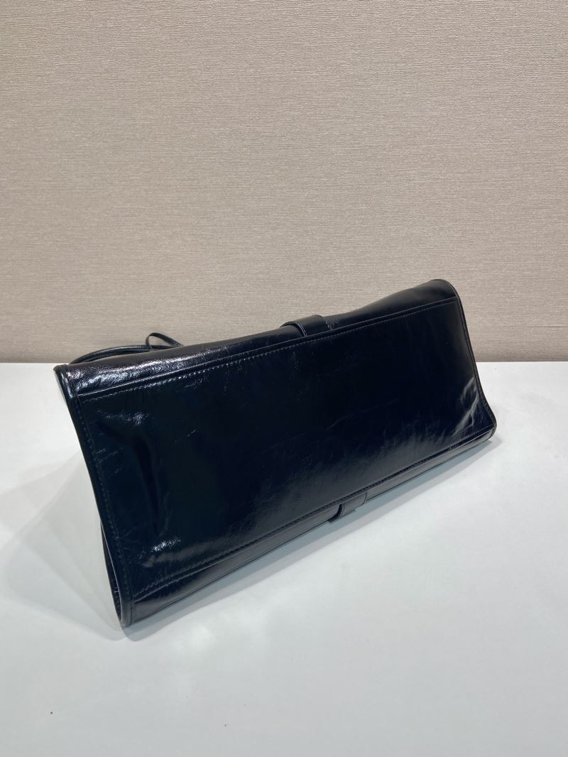 Pra*a top handle bags